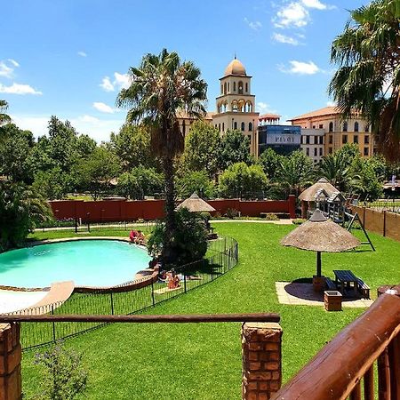 Merry Monte Casino Lodge House In Fourways Sandton Eksteriør bilde