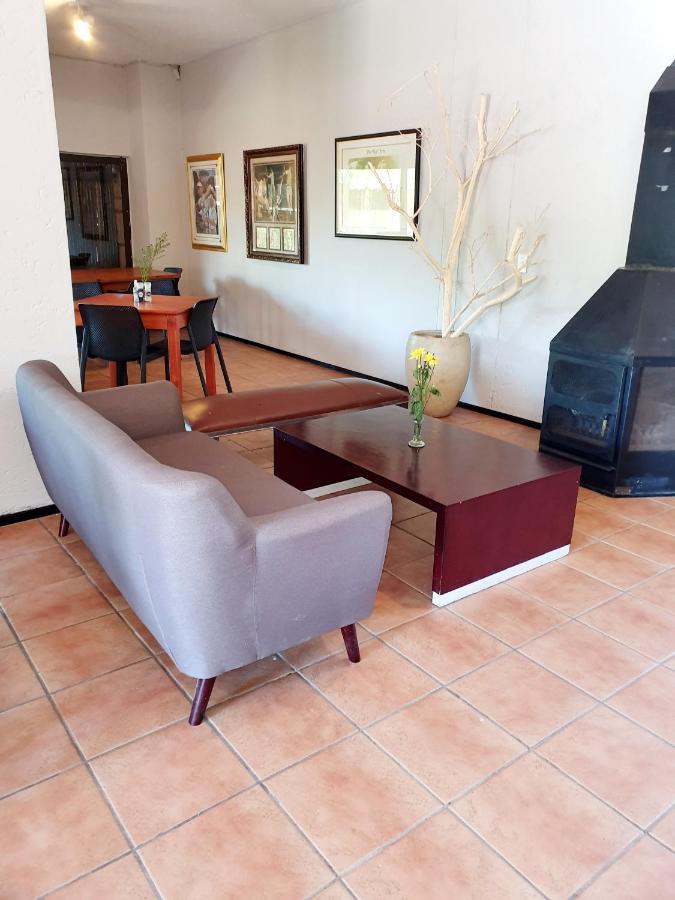Merry Monte Casino Lodge House In Fourways Sandton Eksteriør bilde